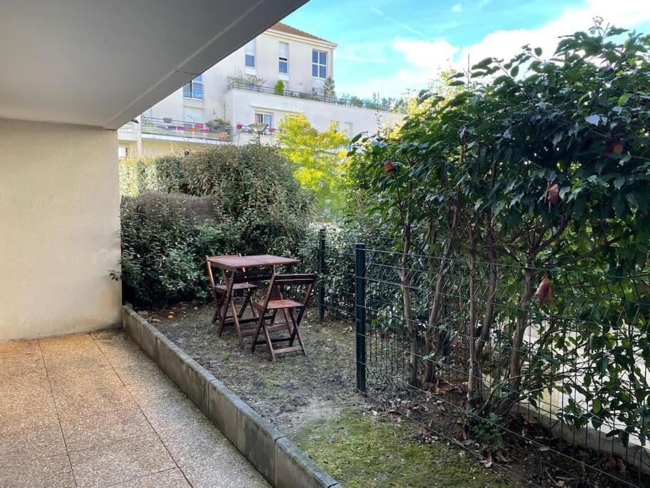 Studio 28 M2 & Jardin Privatif 20 M2 モンティニー・ル・ブルトンヌー エクステリア 写真